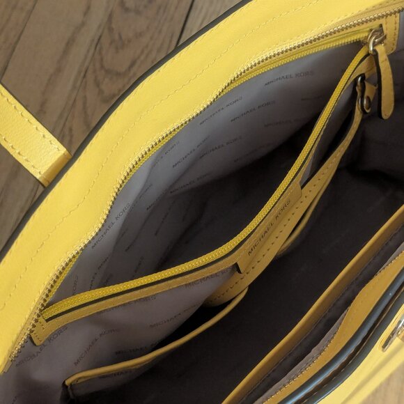 Michael Kors Rivington Tote - Picture 6 of 9